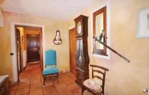 Maisons de vacances 3 Bedroom Gorgeous Home In Venasque : photos des chambres