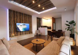 Center Apartment with Garden Zoe