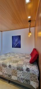 Apartamento charmoso perto da Praia dos Anjos