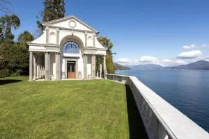 On the Lake Unique Luxury Villa Lake Maggiore - إنترا
