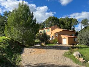 Maisons d'hotes Le Mas des Oliviers appartement 2 pieces tous conforts : photos des chambres