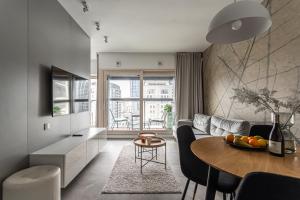 P&O Apartments Mennica Residence VI