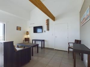 Appartements Sur la plage, appartement avec terrasse et vue mer : photos des chambres