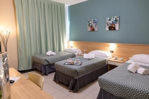 Triple Room room in Hotel Ayri