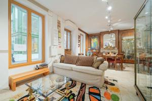 Chez lAntiquaire, un repaire Arty aux Puces de Saint-Ouen