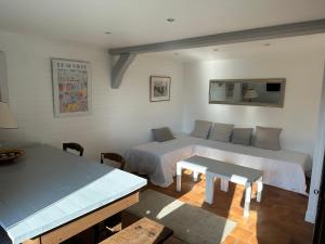 Maisons de vacances Bener'Inn Au calme Une maison 3 chambres 125 m2 ou Une maison 2 chambres 50 m2 ou les 2 maisons : photos des chambres