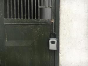 5BR FULL HOUSE Center Old Quarter Netflix