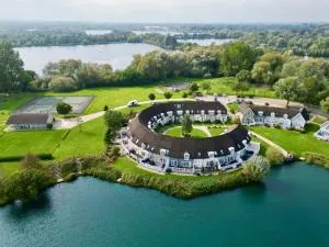 Nyhavn Lakeside Cottage - Cirencester