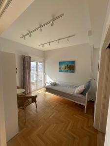 Cozy apartment near metro-Athens view