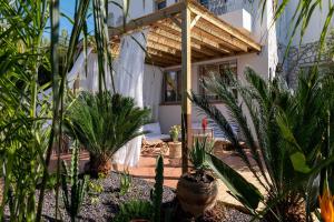 Mandara Beach Bungalow