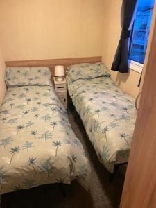 Charls caravan to let