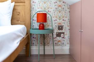 Moonbeam Cottage - Cosy London Cottage