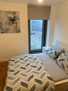 The Urban Escape in Media City - A private room and bathroom in a shared apartment