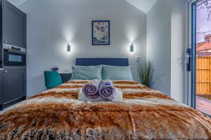 Modern studio w underfloor heating & parking