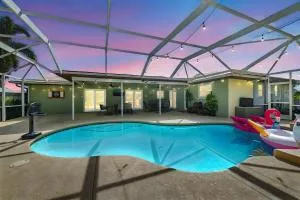 White Sands Escape Solar Heated Pool & Fire Pit - River Park