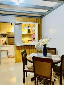 RomgelTransientHouseFamily