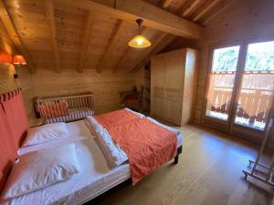Chalet le Cerf : dans le centre de Châtel