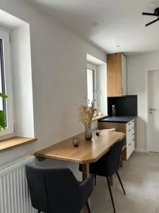 Moderne 2-Schlafzimmer Wohnung für 2-3 Personen - Optimal für Arbeit und Erholung - Vierkirchen