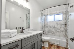 Luxurious Gateway to Alaska Wonders A308