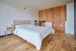 Eco cabin with lovely views of Mendips AONB cabin 4