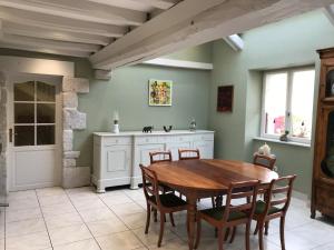 Maisons de vacances Charmante maison avec piscine : photos des chambres