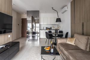 P&O Apartments Mennica Residence VII