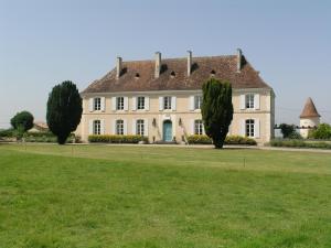 Quietly located historical Château in the Dordogne