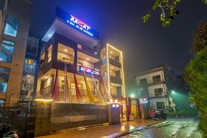 Aadat Hotel Subhash Chowk Gurgaon