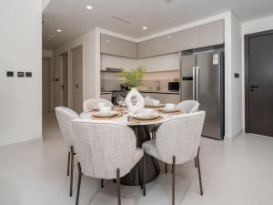 Gorgeous Beachfront 2 Bed Retreat in Marina Vista