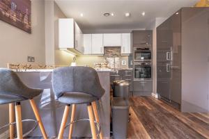 Luxury Apt in Bristol with Garden View