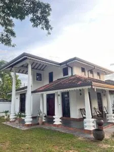 桑塔旅馆 - Timbirigaskotuwa