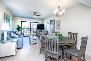 Sanibel Island Condo WithOf The Amenities 2C2