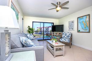 Sanibel Island Condo WithOf The Amenities 2C2