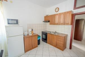 Apartment Sunshine 80 m from Beach