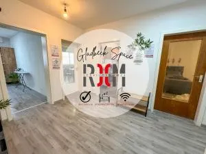 Serviceroom24 - Space in Gladbeck WLAN - Smart-TV - 24-7 Check-in und Küche - Bottrop-Kirchhellen