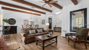 LV315 3BR LV Townhome with Mountain Views