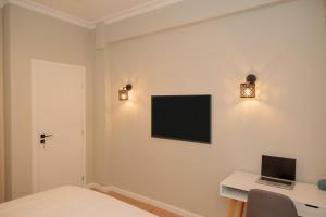 Vintage-Inspired 2BDR Apt - 15 to Monastiraki