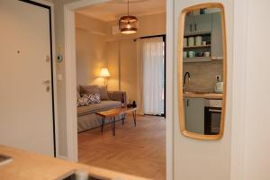 Vintage-Inspired 2BDR Apt - 15 to Monastiraki