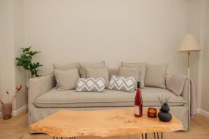 Vintage-Inspired 2BDR Apt - 15 to Monastiraki