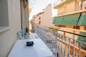 Vintage-Inspired 2BDR Apt - 15 to Monastiraki