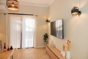 Vintage-Inspired 2BDR Apt - 15 to Monastiraki