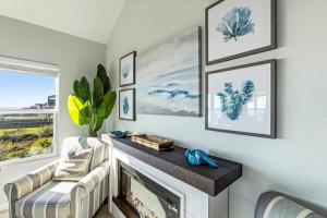 Beachfront Retreat HotTub Swings Picture Perfect - Blue Searenity