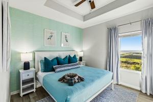 Beachfront Retreat HotTub Swings Picture Perfect - Blue Searenity