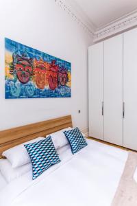 Unique Bright Apartment with Private Balcony