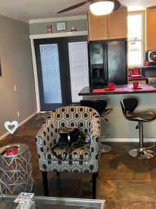 Movie Star 2bed 2bath Walk close Palm Springs