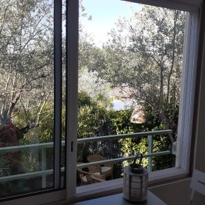 Maisons de vacances L'Oliveraie : Maison 3 Chambres