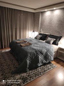 Conforto, internet ótima, e estacionamento