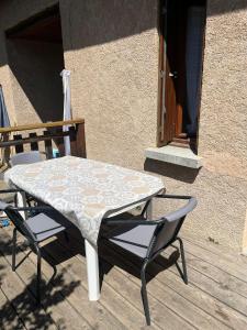 Appartements Six Duplex a la montagne POMPIERY : photos des chambres