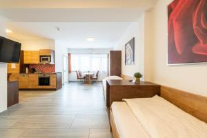 Two-Bedroom Apartment room in Wels Inn Hotel