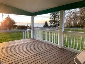 Rosie's Surf Shack - Montesano